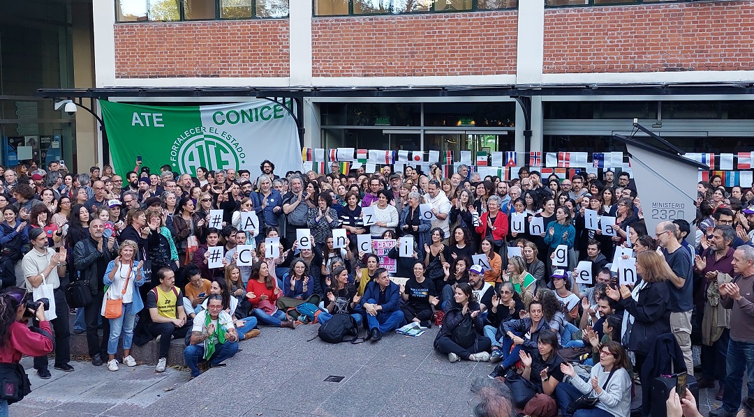 Para acompañar la entrega de las cartas, se realizaron actos simultáneos en distintos puntos del país, desde Jujuy hasta Tierra del Fuego.